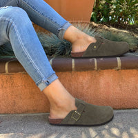 Fashion Women'S Suede Mules Slippers Men Clogs Cork Insole Sandals with Arch Support Outdoor Beach Slides Home Shoes
